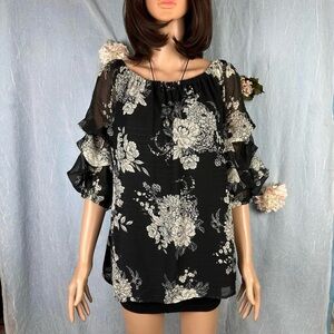 NWT MSK puffy sleeve on or off the shoulder blouse.